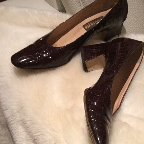 Shoes - Picture 3 of 4